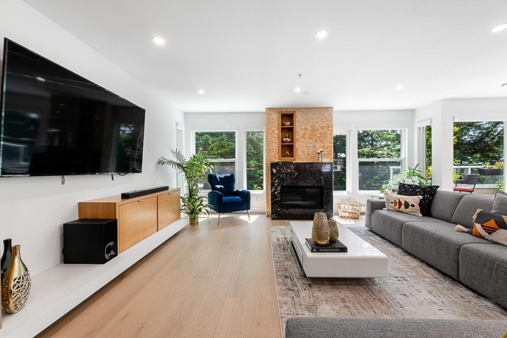 Photo 5 at 11 - 2425 Edgemont Boulevard, Mosquito Creek, North Vancouver