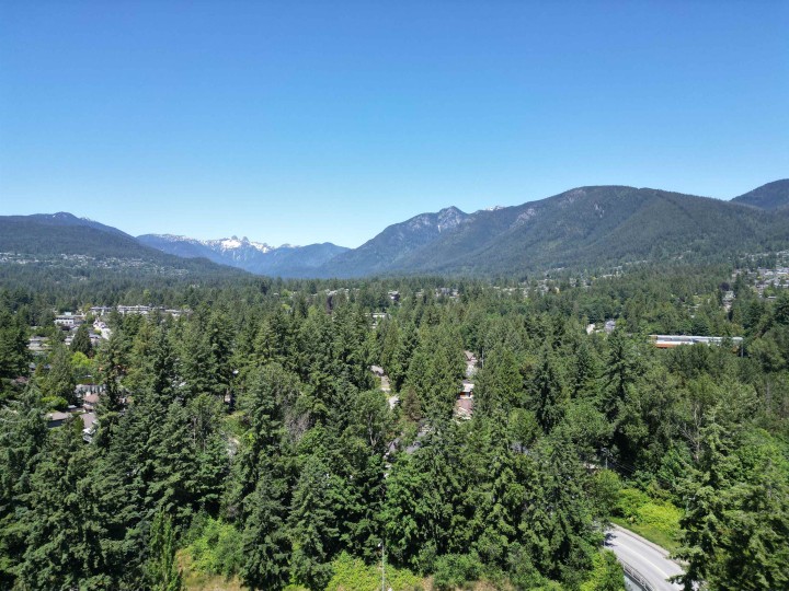 Photo 38 at 11 - 2425 Edgemont Boulevard, Mosquito Creek, North Vancouver