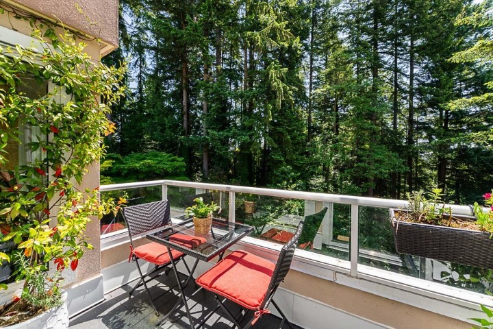 Photo 15 at 11 - 2425 Edgemont Boulevard, Mosquito Creek, North Vancouver