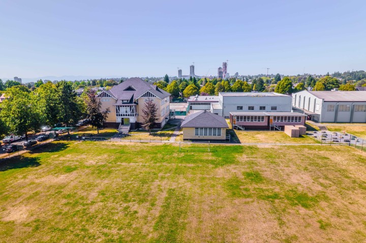 Photo 15 at 301 - 458 E 43rd Avenue, Fraser VE, Vancouver East