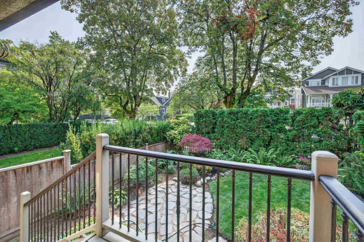 Photo 12 at 4427 W 7th Avenue, Point Grey, Vancouver West