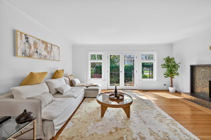 Photo 9 at 4427 W 7th Avenue, Point Grey, Vancouver West