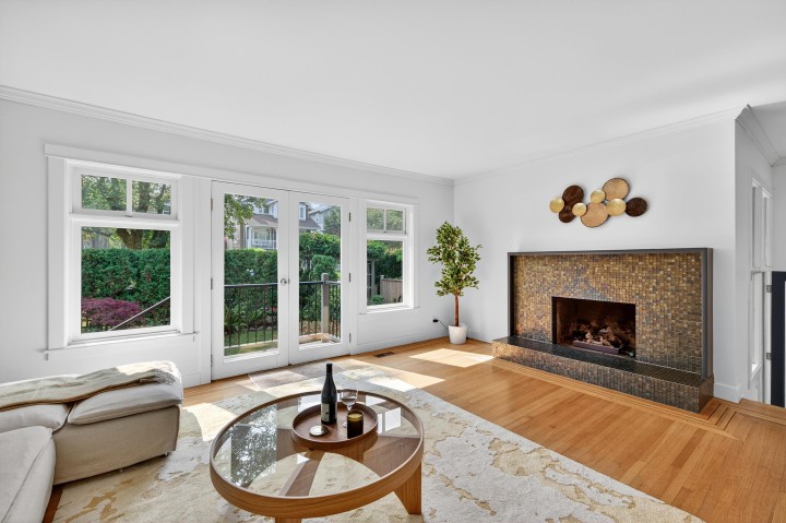 Photo 8 at 4427 W 7th Avenue, Point Grey, Vancouver West