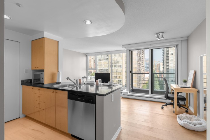 Photo 11 at 1203 - 1008 Cambie Street, Yaletown, Vancouver West