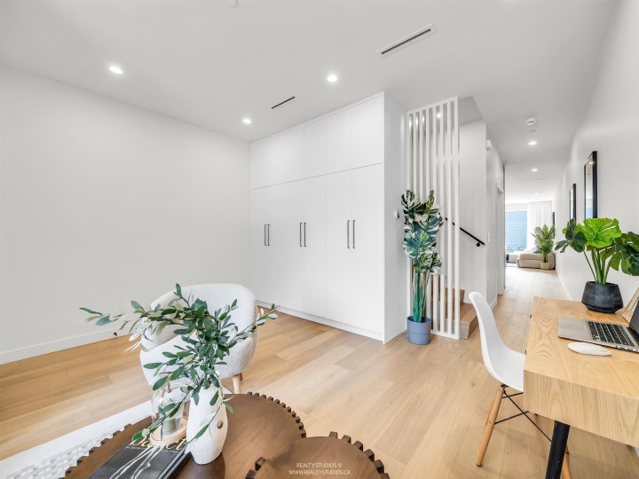 Photo 6 at 1 - 1120 E 23rd Avenue, Knight, Vancouver East