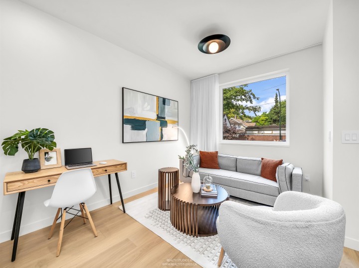 Photo 3 at 1 - 1120 E 23rd Avenue, Knight, Vancouver East