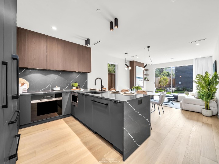 Photo 9 at 1 - 1120 E 23rd Avenue, Knight, Vancouver East