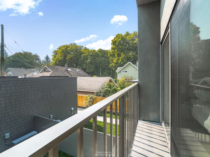 Photo 33 at 1 - 1120 E 23rd Avenue, Knight, Vancouver East