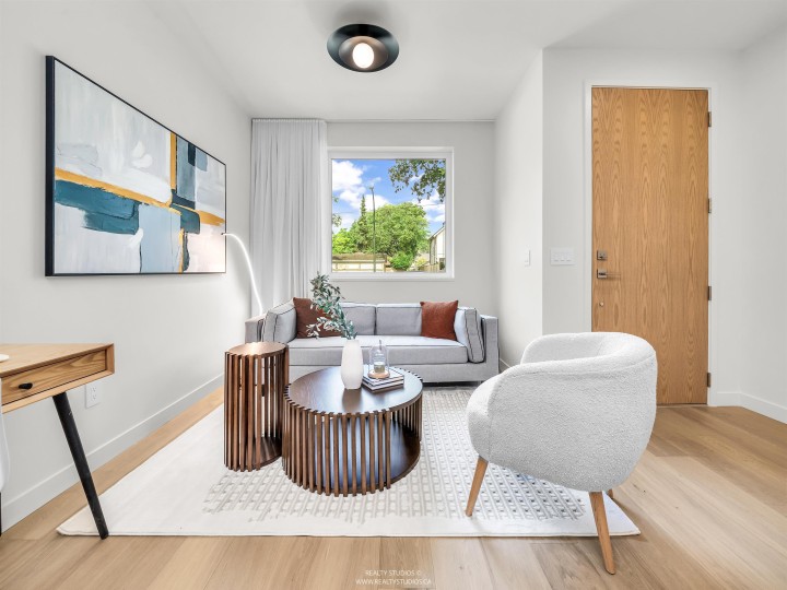 Photo 4 at 1 - 1120 E 23rd Avenue, Knight, Vancouver East