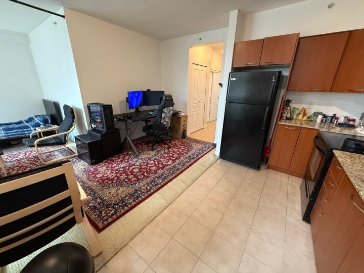 Photo 9 at 302 - 4028 Knight Street, Knight, Vancouver East