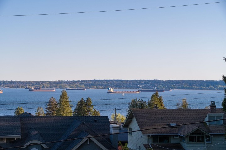 Photo 38 at 2567 Lawson Avenue, Dundarave, West Vancouver