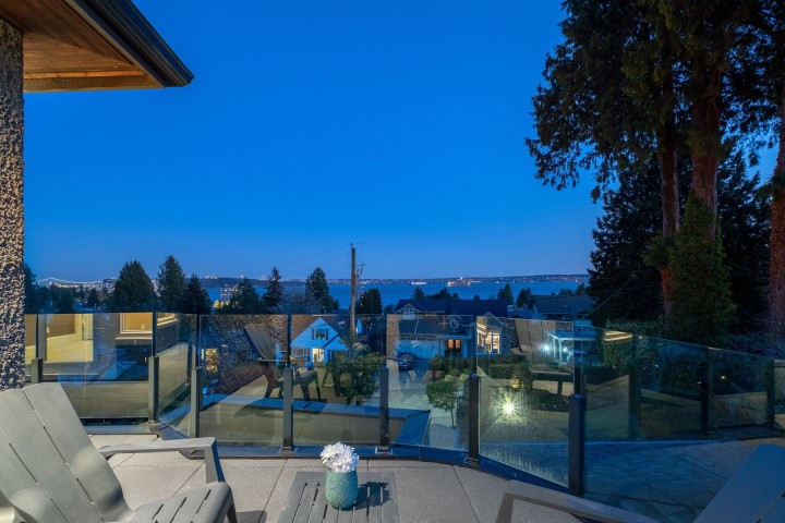 Photo 29 at 2567 Lawson Avenue, Dundarave, West Vancouver