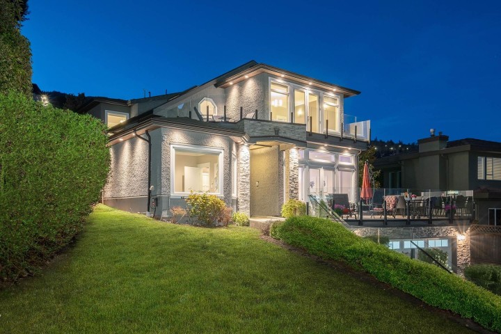 Photo 4 at 2567 Lawson Avenue, Dundarave, West Vancouver