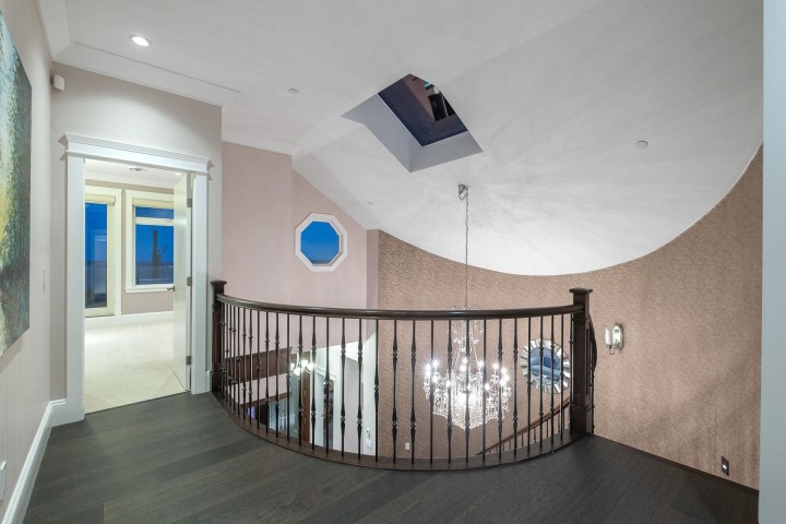 Photo 21 at 2567 Lawson Avenue, Dundarave, West Vancouver