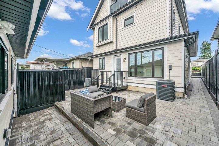 Photo 28 at 2 - 3344 Adanac Street, Renfrew VE, Vancouver East