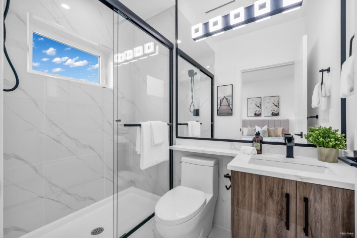 Photo 20 at 2 - 3344 Adanac Street, Renfrew VE, Vancouver East