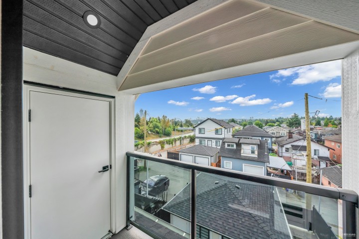 Photo 38 at 2 - 3344 Adanac Street, Renfrew VE, Vancouver East