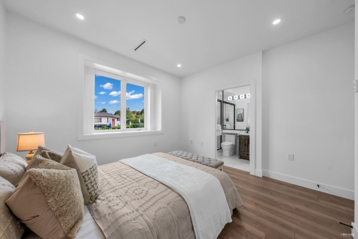 Photo 19 at 2 - 3344 Adanac Street, Renfrew VE, Vancouver East