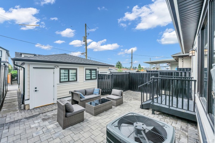 Photo 29 at 2 - 3344 Adanac Street, Renfrew VE, Vancouver East