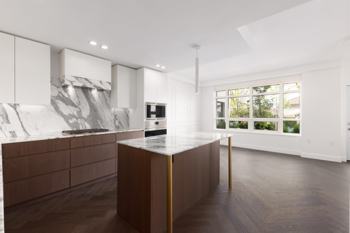 Photo 2 at 101 - 3668 W 10th Avenue, Kitsilano, Vancouver West