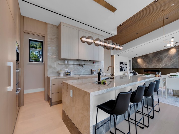 Photo 7 at 2423 Mathers Avenue, Dundarave, West Vancouver