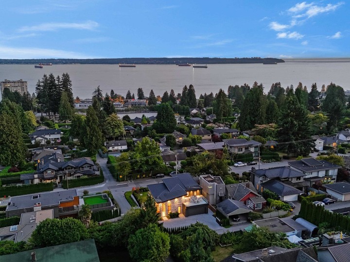 Photo 37 at 2423 Mathers Avenue, Dundarave, West Vancouver