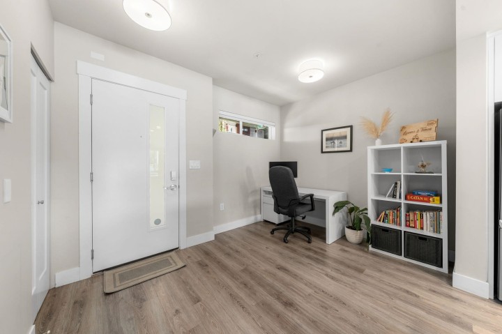 Photo 2 at 302 - 1496 Charlotte Road, Lynnmour, North Vancouver