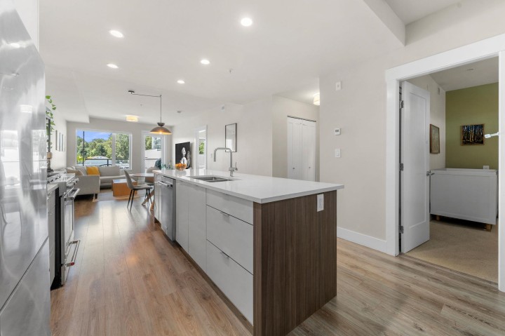 Photo 6 at 302 - 1496 Charlotte Road, Lynnmour, North Vancouver