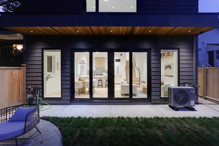 Photo 2 at 2 - 944 E 13 Avenue, Mount Pleasant VE, Vancouver East