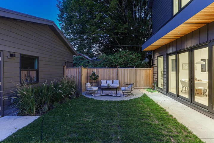 Photo 3 at 2 - 944 E 13 Avenue, Mount Pleasant VE, Vancouver East