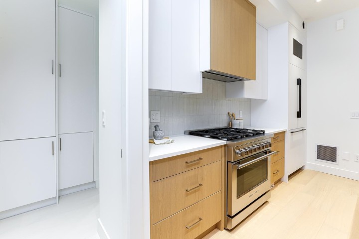 Photo 10 at 2 - 944 E 13 Avenue, Mount Pleasant VE, Vancouver East