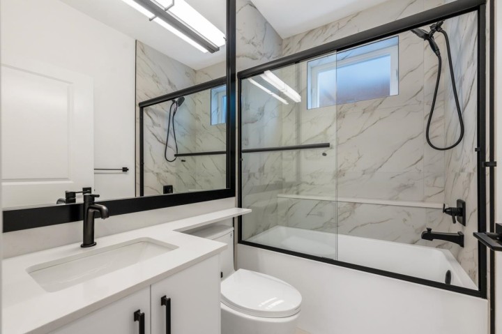 Photo 16 at 2 - 3096 Vanness Avenue, Collingwood VE, Vancouver East