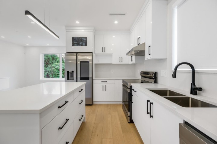 Photo 7 at 4705 Killarney Street, Collingwood VE, Vancouver East