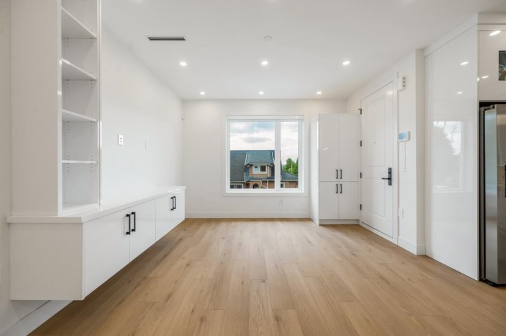 Photo 3 at 4705 Killarney Street, Collingwood VE, Vancouver East