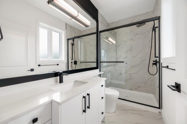 Photo 9 at 4705 Killarney Street, Collingwood VE, Vancouver East