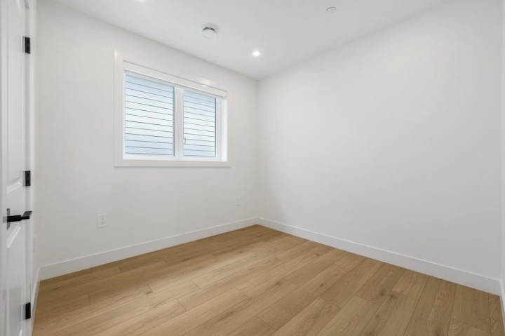 Photo 11 at 4705 Killarney Street, Collingwood VE, Vancouver East