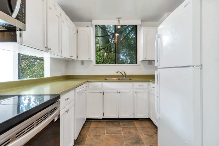 Photo 11 at 201 - 845 Chilco Street, West End VW, Vancouver West