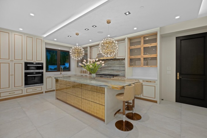 Photo 14 at 1337 Camridge Road, Chartwell, West Vancouver