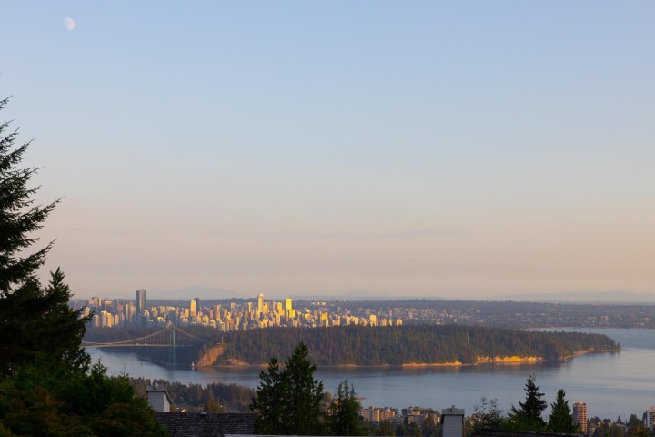 Photo 25 at 1337 Camridge Road, Chartwell, West Vancouver