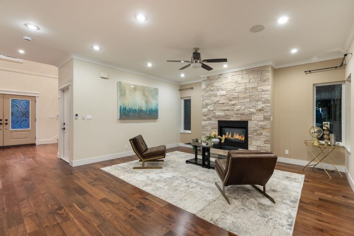 Photo 4 at 839 W 20th Street, Mosquito Creek, North Vancouver