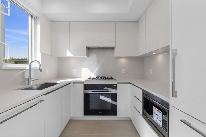 Photo 6 at 807 W 33rd Avenue, Cambie, Vancouver West