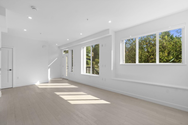 Photo 4 at 807 W 33rd Avenue, Cambie, Vancouver West