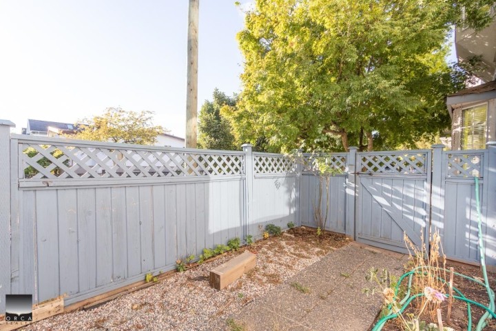 Photo 3 at 101 - 5980 Prince Edward Street, Fraser VE, Vancouver East