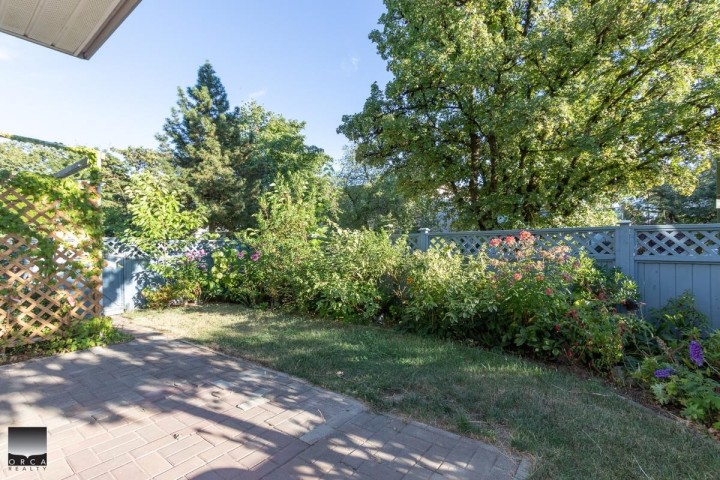 Photo 5 at 101 - 5980 Prince Edward Street, Fraser VE, Vancouver East