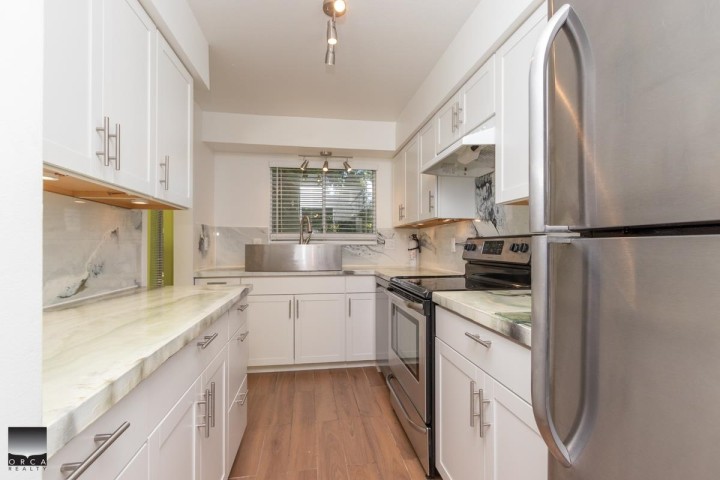 Photo 8 at 101 - 5980 Prince Edward Street, Fraser VE, Vancouver East