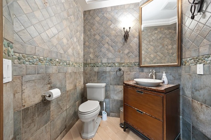 Photo 32 at 3582 Edgemont Boulevard, Edgemont, North Vancouver