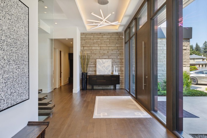 Photo 5 at 983 Tudor Avenue, Forest Hills NV, North Vancouver