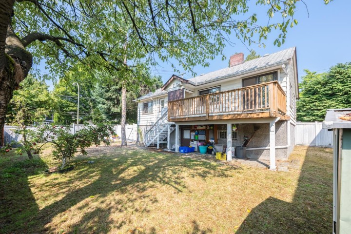 Photo 2 at 298 W 64th Avenue, Marpole, Vancouver West