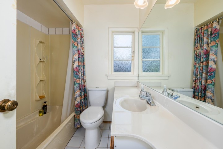 Photo 9 at 298 W 64th Avenue, Marpole, Vancouver West