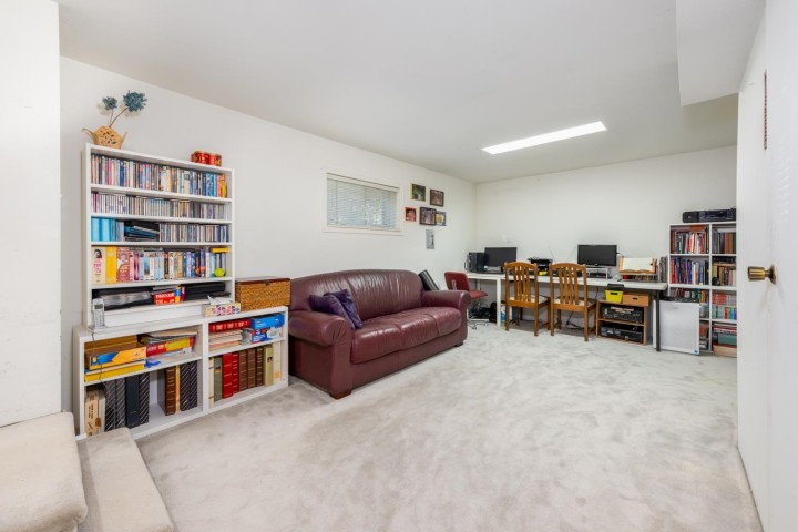 Photo 10 at 298 W 64th Avenue, Marpole, Vancouver West